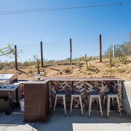 조슈아 트리 Hot Tub, Games, King Bed, Fire Pit, Bbq Grill, Minutes From National Park And Views 빌라 외부 사진