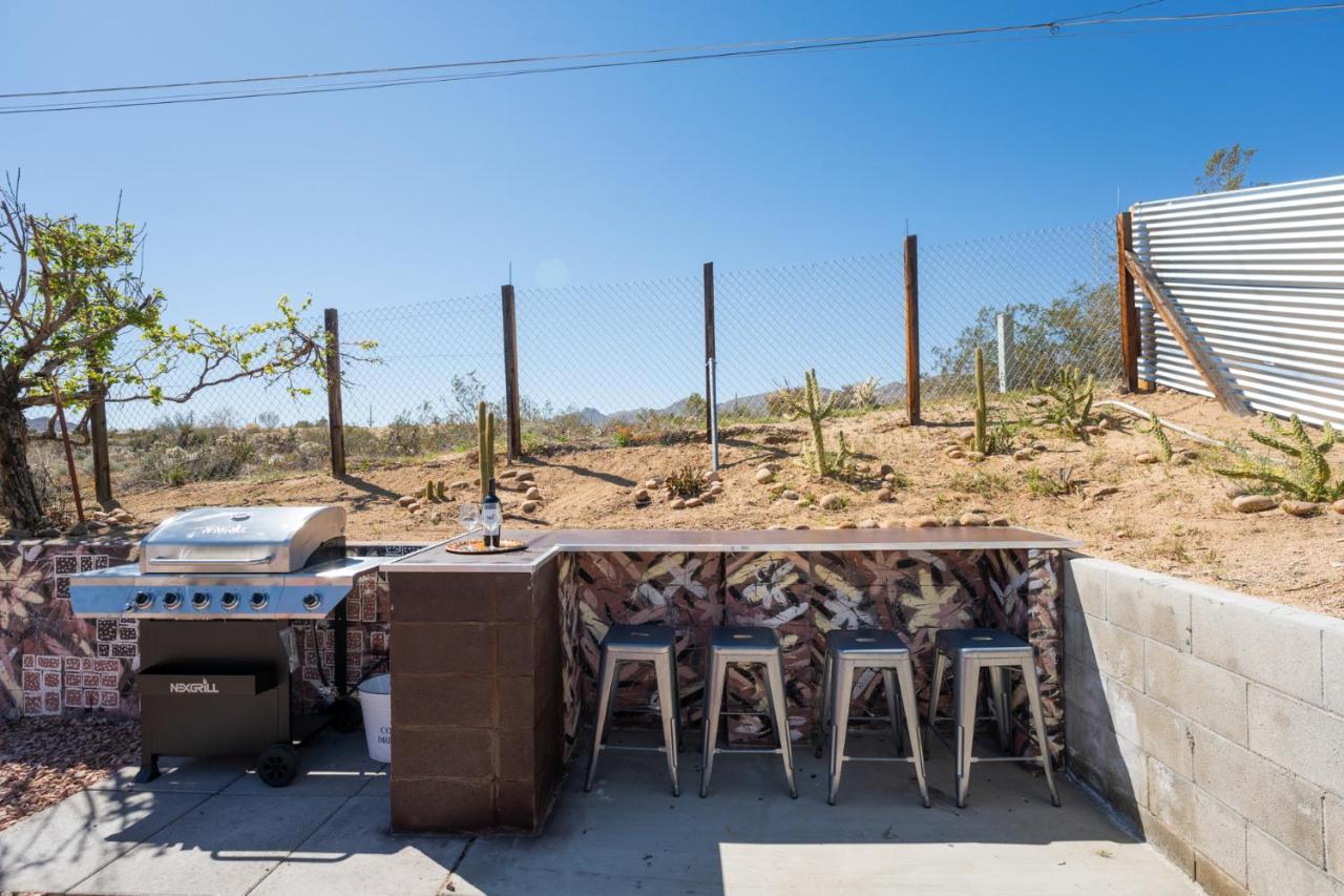 조슈아 트리 Hot Tub, Games, King Bed, Fire Pit, Bbq Grill, Minutes From National Park And Views 빌라 외부 사진