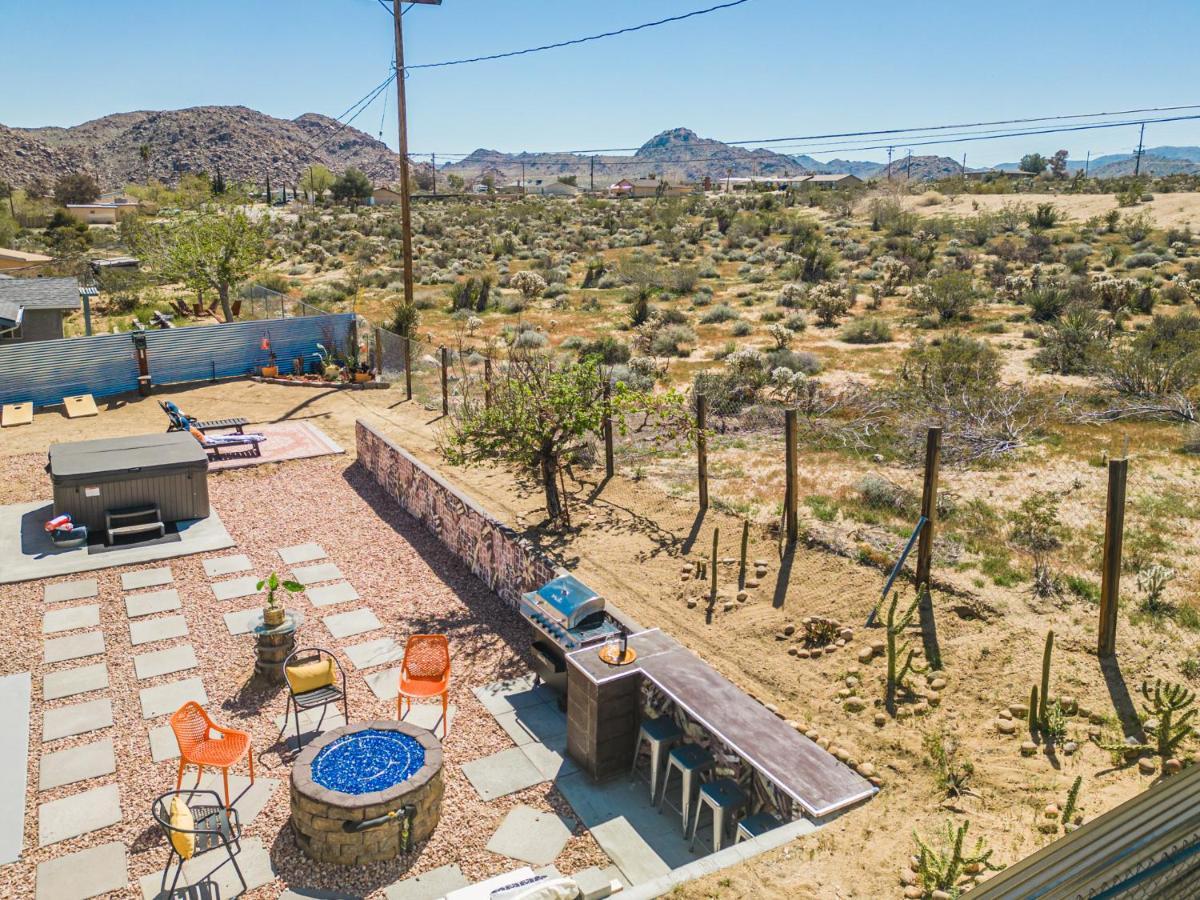 조슈아 트리 Hot Tub, Games, King Bed, Fire Pit, Bbq Grill, Minutes From National Park And Views 빌라 외부 사진