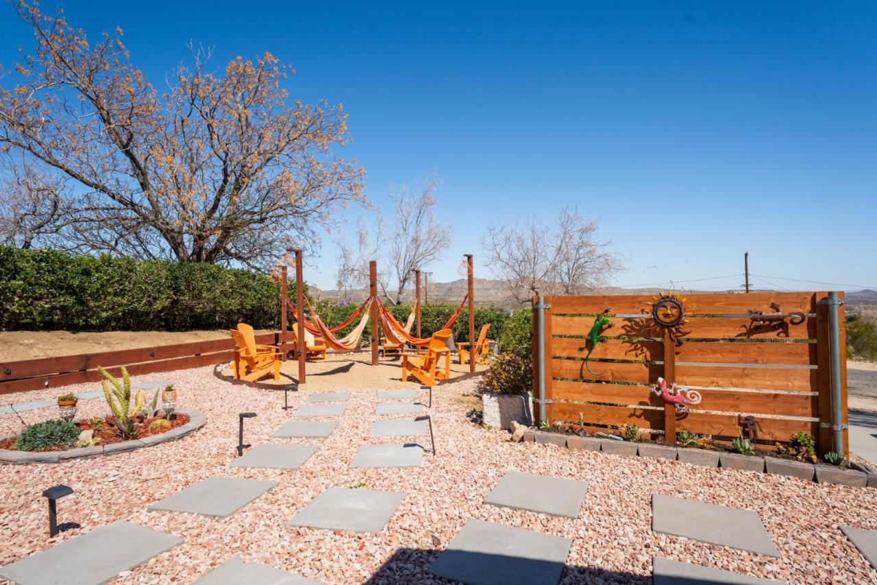 조슈아 트리 Hot Tub, Games, King Bed, Fire Pit, Bbq Grill, Minutes From National Park And Views 빌라 외부 사진
