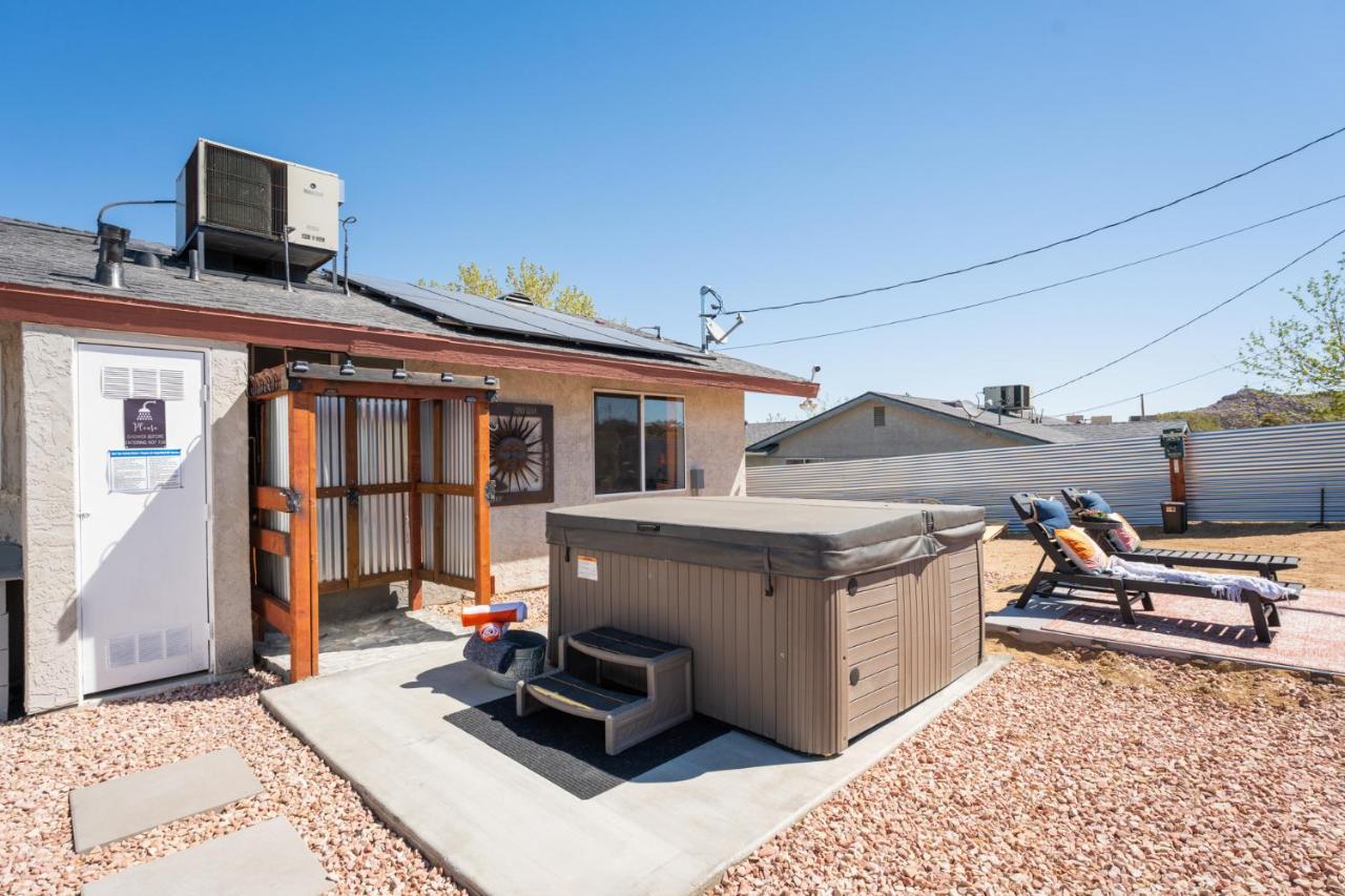 조슈아 트리 Hot Tub, Games, King Bed, Fire Pit, Bbq Grill, Minutes From National Park And Views 빌라 외부 사진