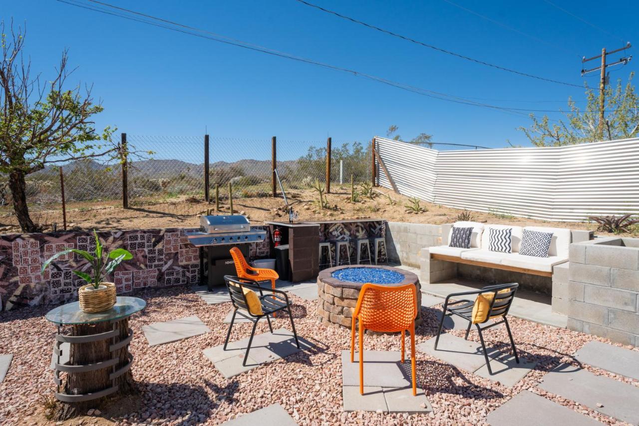 조슈아 트리 Hot Tub, Games, King Bed, Fire Pit, Bbq Grill, Minutes From National Park And Views 빌라 외부 사진