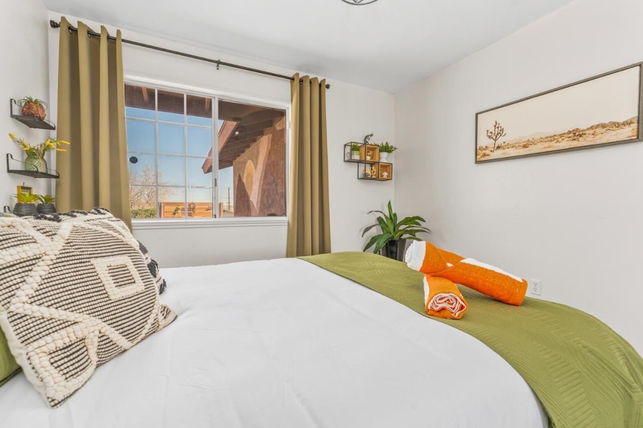 조슈아 트리 Hot Tub, Games, King Bed, Fire Pit, Bbq Grill, Minutes From National Park And Views 빌라 외부 사진